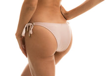 Laden Sie das Bild in den Galerie-Viewer, Image 07: Rio De Sol Bas Bottom Essence Invisible