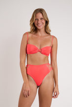 Laden Sie das Bild in den Galerie-Viewer, Model Front: Rio De Sol Bas Bottom Malibu-Folia Highwaist-Spin-Iris