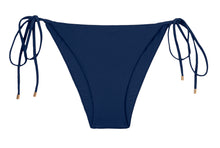 Laden Sie das Bild in den Galerie-Viewer, Product Front: Rio De Sol Bas Bottom Navy Lacinho