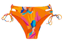 Laden Sie das Bild in den Galerie-Viewer, Product Front: Rio De Sol Bas Bottom Orange-Bloom Madrid