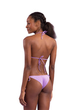 Laden Sie das Bild in den Galerie-Viewer, Model Back: Rio De Sol Bas Bottom Orchid Cheeky-Tie
