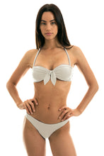 Laden Sie das Bild in den Galerie-Viewer, Model Front: Rio De Sol Bas Bottom Perola Bandeau