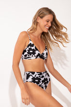 Laden Sie das Bild in den Galerie-Viewer, Image 06: Rio De Sol Bas Bottom Poppy Hotpants