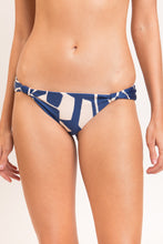 Laden Sie das Bild in den Galerie-Viewer, Gallery: Rio De Sol Bas Bottom Pottery Mel