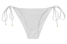 Laden Sie das Bild in den Galerie-Viewer, Product Front: Rio De Sol Bas Bottom Shimmer-White Cheeky-Rope