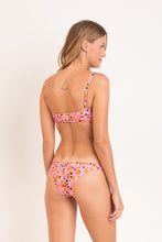 Laden Sie das Bild in den Galerie-Viewer, Model Back: Rio De Sol Bas Bottom Sweet-Camo Leblon