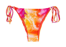 Laden Sie das Bild in den Galerie-Viewer, Product Front: Rio De Sol Bas Bottom Tiedye-Red Ibiza