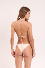 Laden Sie das Bild in den Galerie-Viewer, Model Back: Rio De Sol Bas Bottom Touch-Natural Cheeky-Tie