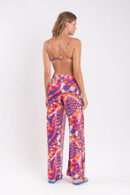 Laden Sie das Bild in den Galerie-Viewer, Model Back: Rio De Sol Pantalon De Plage Funny Wide Pants