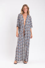 Laden Sie das Bild in den Galerie-Viewer, Model Front: Rio De Sol Vêtement De Plage Ikat Long Dress
