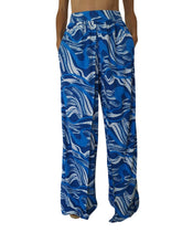 Laden Sie das Bild in den Galerie-Viewer, Model Front: Rio De Sol Pantalon De Plage Inagua Wide Pants