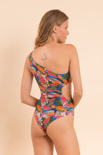 Laden Sie das Bild in den Galerie-Viewer, Model Back: Rio De Sol Une Pièce Jungle Maeve