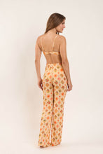 Laden Sie das Bild in den Galerie-Viewer, Model Back: Rio De Sol Pantalon De Plage Mosaico Pants Lana