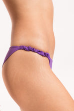 Laden Sie das Bild in den Galerie-Viewer, Image 09: Rio De Sol Ensemble Set Amuleto Bandeau-Crispy Cheeky-Crispy