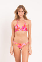 Laden Sie das Bild in den Galerie-Viewer, Model Front: Rio De Sol Ensemble Set Joyful Tri-Cos Leblon
