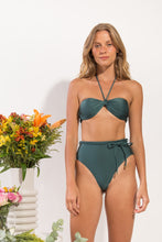 Laden Sie das Bild in den Galerie-Viewer, Image 10: Rio De Sol Ensemble Set Palace Twist Belted-High-Waist