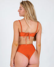 Laden Sie das Bild in den Galerie-Viewer, Image 06: Rio De Sol Ensemble Set Paprica Bandeau-Reto Hotpants