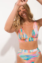 Laden Sie das Bild in den Galerie-Viewer, Image 04: Rio De Sol Ensemble Set River Halter-Cos Hotpant-Cos