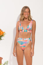 Laden Sie das Bild in den Galerie-Viewer, Image 09: Rio De Sol Ensemble Set River Halter-Cos Hotpant-Cos