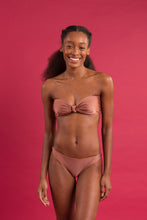 Laden Sie das Bild in den Galerie-Viewer, Image 08: Rio De Sol Ensemble Set Shimmer-Copper Bandeau-Joy Essential