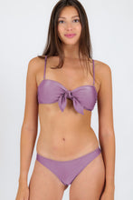 Laden Sie das Bild in den Galerie-Viewer, Gallery: Rio De Sol Ensemble Set Shimmer-Harmonia Bandeau-Knot Essential