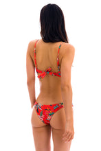 Laden Sie das Bild in den Galerie-Viewer, Model Back: Rio De Sol Ensemble Set Wildflowers Bra-Sport Lisboa