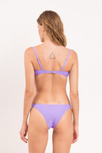 Laden Sie das Bild in den Galerie-Viewer, Model Back: Rio De Sol Haut Top Bora-Lavanda Bandeau-Joy
