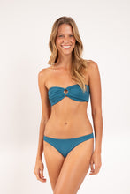 Laden Sie das Bild in den Galerie-Viewer, Model Front: Rio De Sol Haut Top Crespinho-Atlantico Mavi