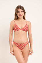 Laden Sie das Bild in den Galerie-Viewer, Model Front: Rio De Sol Haut Top Floral-Scales Tri-Fixo