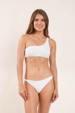 Laden Sie das Bild in den Galerie-Viewer, Model Front: Rio De Sol Haut Top Sand-White Kora