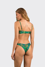 Laden Sie das Bild in den Galerie-Viewer, Model Back: Rio De Sol Haut Top Wilds Bandeau-Reto