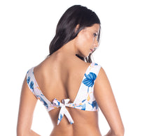 Laden Sie das Bild in den Galerie-Viewer, Model Back: Saha Haut Top Sierra Floral Sweetness