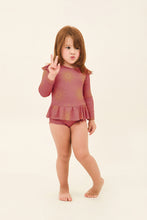 Laden Sie das Bild in den Galerie-Viewer, Model Front: Uv Line Maillot De Bain Bébé Baby Shine Malva Up50+