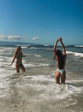 Laden Sie das Bild in den Galerie-Viewer, Image 12: Wednesday In Hawaii By Rio De Sol Bas Bottom Pua-Valley Kai