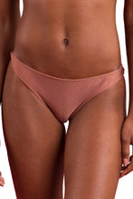 Laden Sie das Bild in den Galerie-Viewer, Gallery: Rio De Sol Bas Bottom Shimmer-Copper Essential
