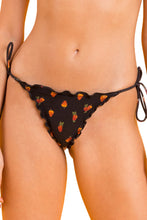 Laden Sie das Bild in den Galerie-Viewer, Gallery: Rio De Sol Bas Bottom Cashew Frufru
