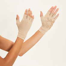 Laden Sie das Bild in den Galerie-Viewer, Mittlerer Handschuh Beige UPF50+
