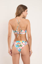 Laden Sie das Bild in den Galerie-Viewer, Model Back: Rio De Sol Ensemble Set Al-Mare Camille Madrid
