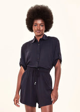 Laden Sie das Bild in den Galerie-Viewer, Gallery: Uv Line Fitness Bas Shorts Fem Basic Black Upf50+
