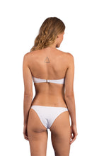 Laden Sie das Bild in den Galerie-Viewer, Model Back: Rio De Sol Haut Top Bora-White Bandeau-Joy
