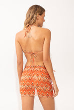 Laden Sie das Bild in den Galerie-Viewer, Model Back: Rio De Sol Jupe De Page Maracai Mini Skirt Ruched
