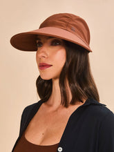 Laden Sie das Bild in den Galerie-Viewer, Image 02: Uv Line Casquette Visor Capri Colors Nac Fem Coniac Upf50+
