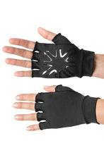 Laden Sie das Bild in den Galerie-Viewer, Model Front: Uv Line Gants Short Gloves Uni Black Upf50+
