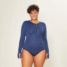 Laden Sie das Bild in den Galerie-Viewer, Image 06: Uv Line Une Pièce Swimsuit Macae Navy Blue Upf50+
