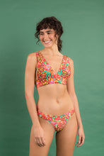 Laden Sie das Bild in den Galerie-Viewer, Image 10: Rio De Sol Haut Top Tropics Halter-Marina
