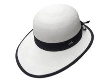 Laden Sie das Bild in den Galerie-Viewer, Model Front: De Punta En Blanco Chapeau Panama Lady Golf White Black

