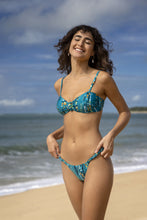 Laden Sie das Bild in den Galerie-Viewer, Image 05: Rio De Sol Ensemble Set Rain Bandeau-Crispy Cheeky-Crispy
