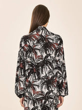 Laden Sie das Bild in den Galerie-Viewer, Model Back: Uv Line Chemise Shirt Vitoria Coqueiros Upf50+
