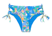 Laden Sie das Bild in den Galerie-Viewer, Product Front: Rio De Sol Bas Bottom Treetop Madrid
