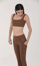 Laden Sie das Bild in den Galerie-Viewer, Product Front: Uv Line Fitness Bas Legging Fit Aspen Brown Upf50+
